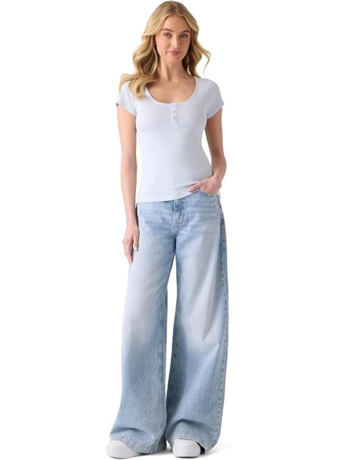 جس تيشيرت نسائي قصير الأكمام من GUESS طراز Kaylee Rib Henley، لون هيليوم - Image 4