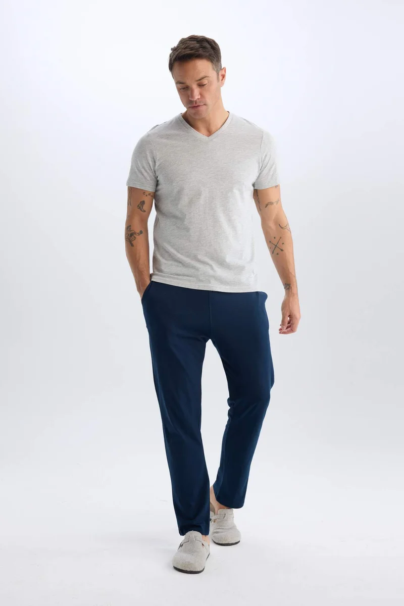 ديفاكتو New Regular Fit V-Neck Short Sleeve T-Shirt