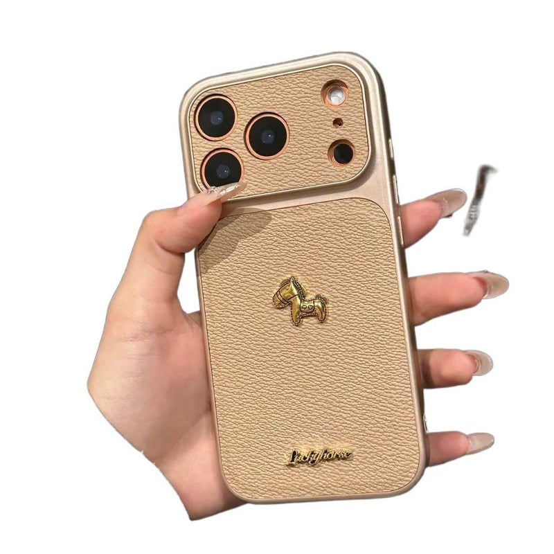غطاء واقي بملمس جلد لـ iPhone 13 مع مقاومة بصمات الأصابع ونقشة حصان صغير مع ملمس جلد باللون بني باللون البني - Image 3