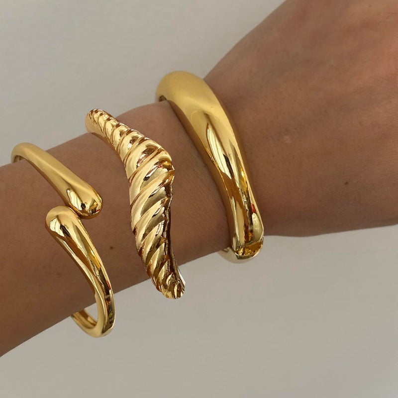 Rainhonor Chunky Gold Bangles Bracelets for Women Gold Cuff Bracelet Set Waterproof Non Tarnish Stack Bracelet for Women Gifts (Bangles style D) - Image 3