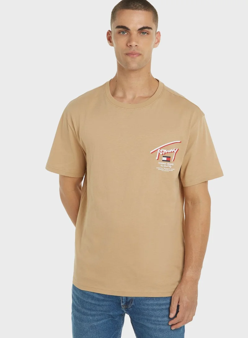 TOMMY JEANS Logo Crew Neck T-Shirt