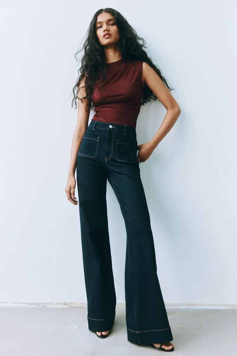 اتش اند ام جينز بخصر عالٍ وساق واسعة