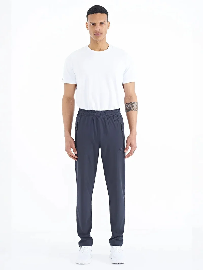 تومي لايف TOMMY Men's Straight-Leg Pull-On Sweatpants