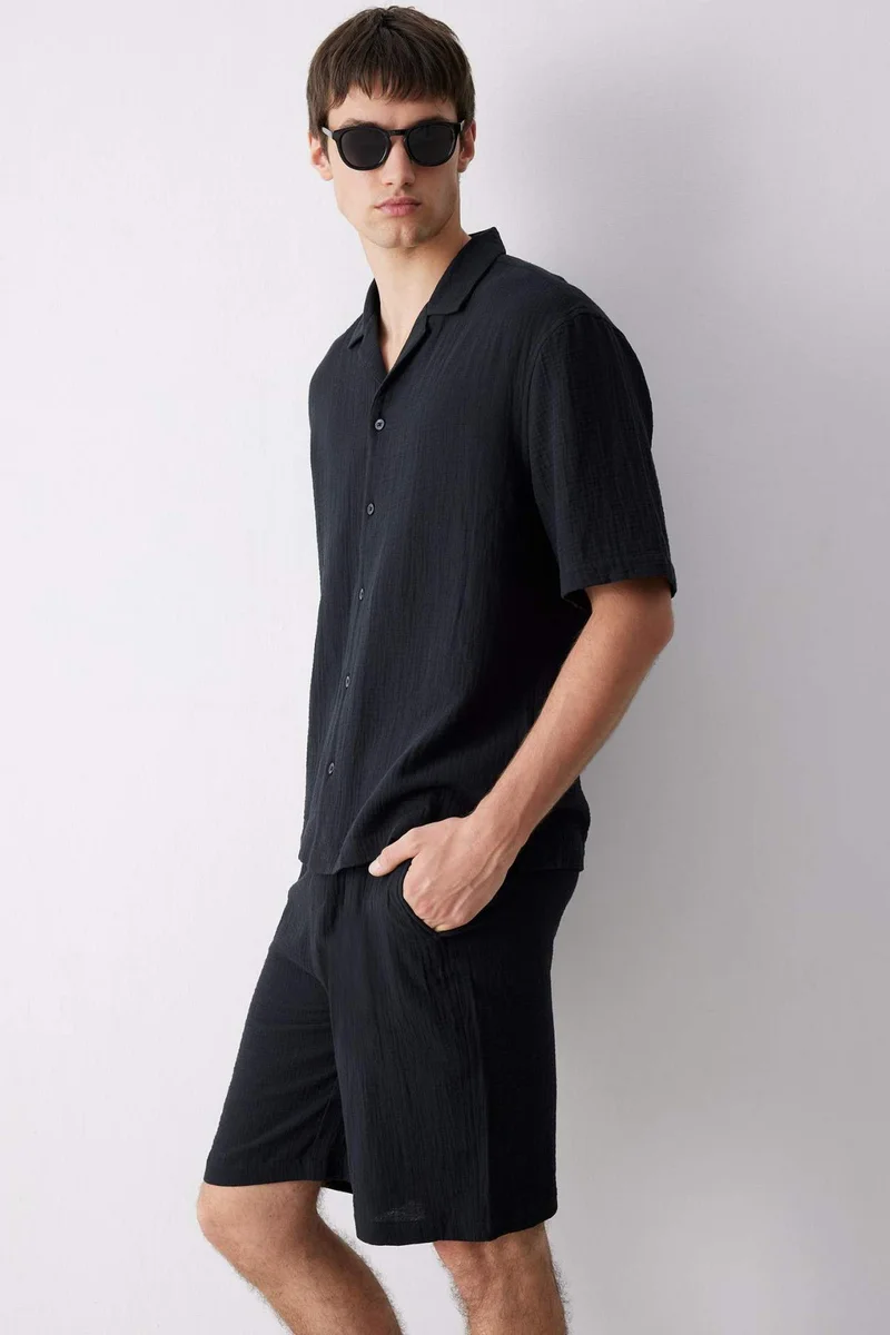 ديفاكتو Relax Fit Basic Cotton Bermuda Shorts