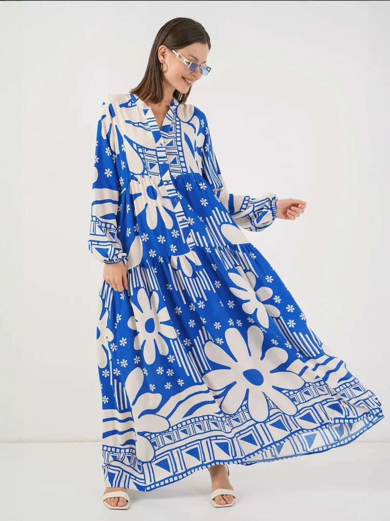 بيغ دارت فستان ماكسي بطبعة بي دآرت بياقة على شكل حرف  وإغلاق بأزرار