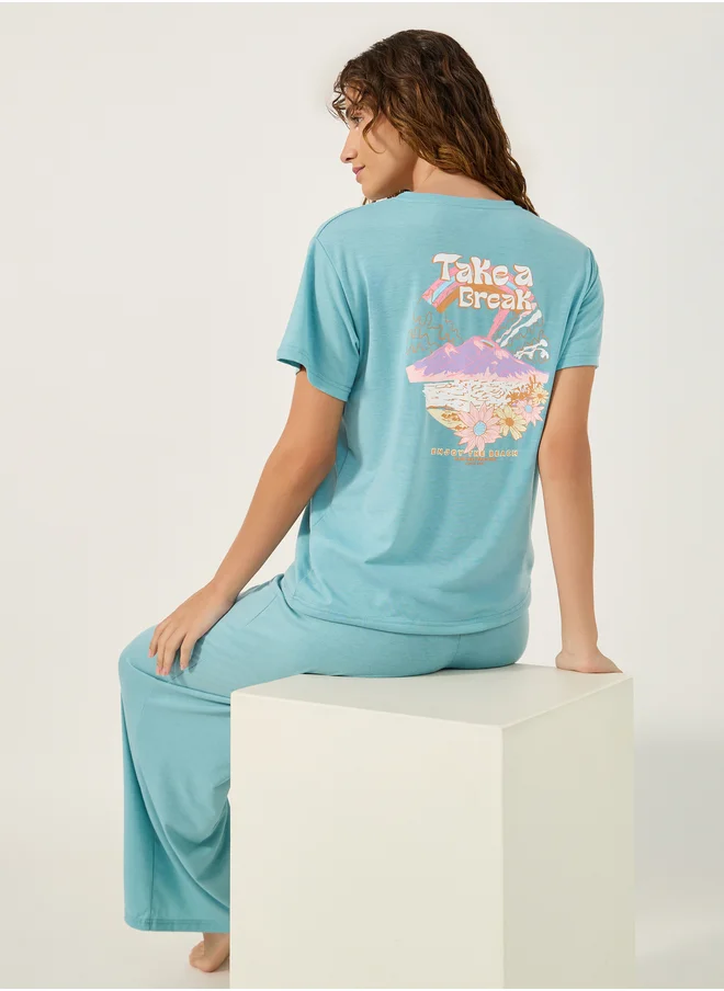 ستايلي Graphic Print Round Neck T-Shirt and Pyjama Set