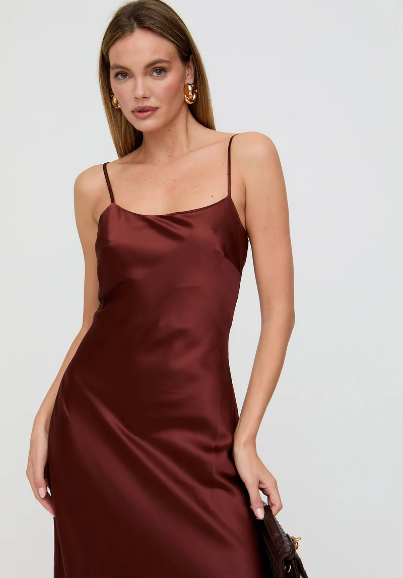 ليلي وليونيل Roxy Spaghetti Strap Maxi Dress In Chocolate Brown