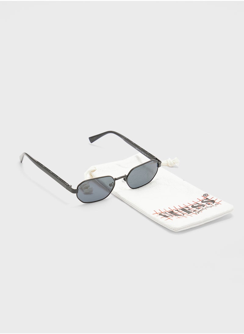 GUESS Gu0023101A53 Shape Sunglasses  - Image 4