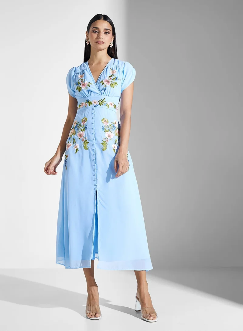 Hope & Ivy Floral Embroidered Dress
