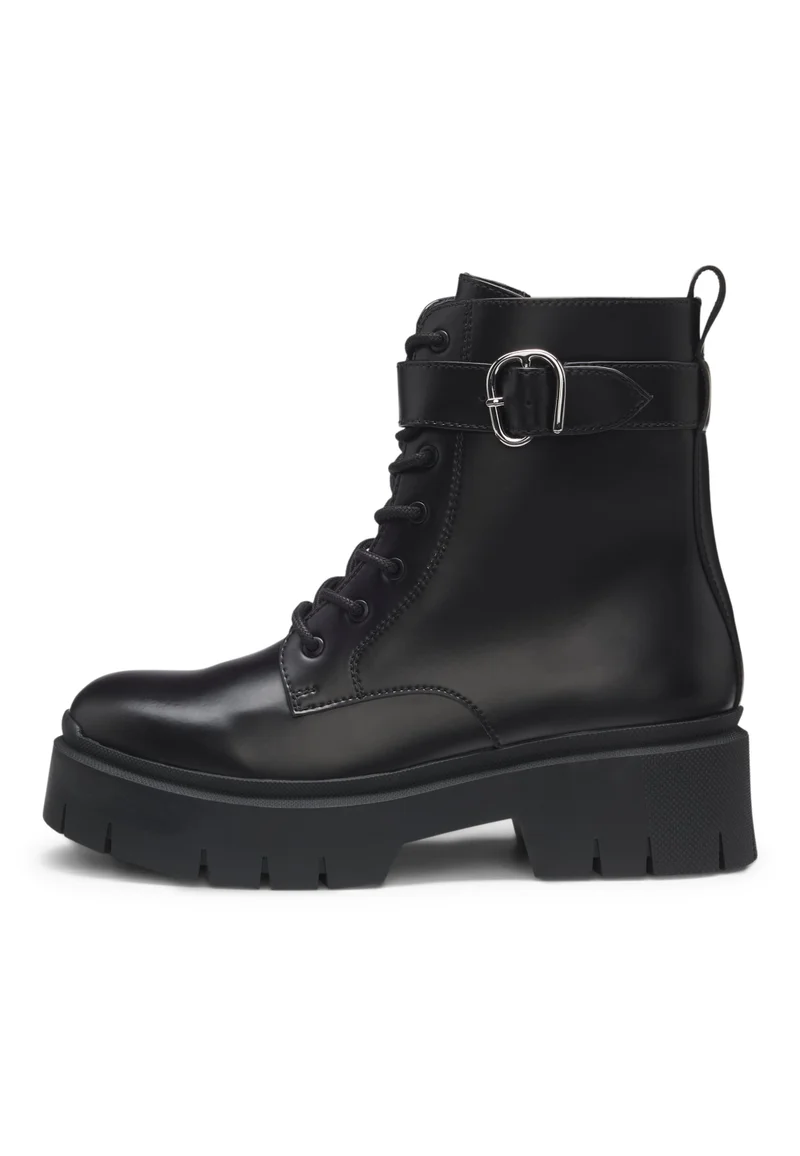 هوجو Faux-leather boots with buckled strap