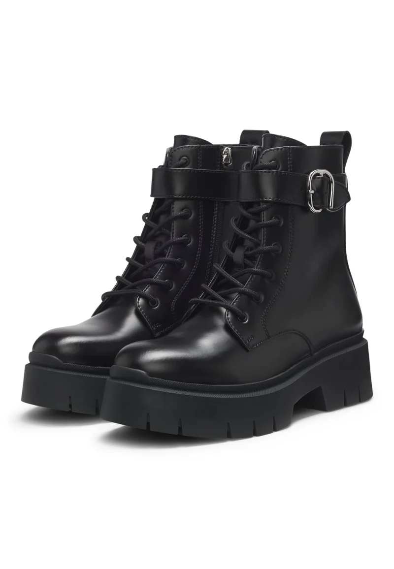 هوجو Faux-leather boots with buckled strap
