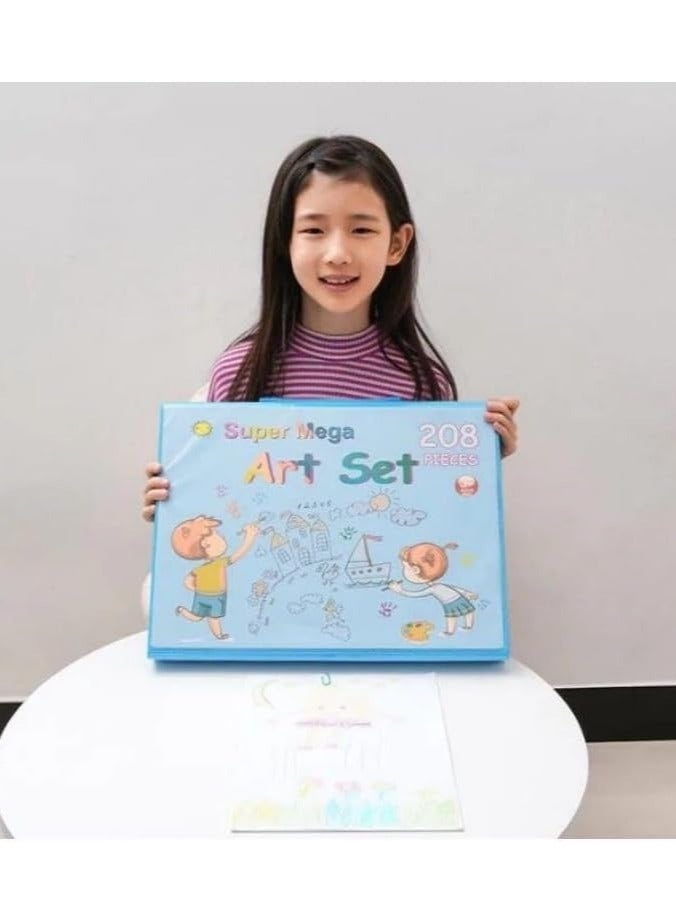 سوبر ميجا 208 قطعة من اللوازم الفنية ، مجموعة فن الرسم للاطفال البنات والاولاد والمراهقين، حقيبة مجموعة فنية مع حامل ثلاثي الطيات، تتضمن الوان باستيل زيتي، اقلام ملونة، كتاب تلوين، مقص - Image 5