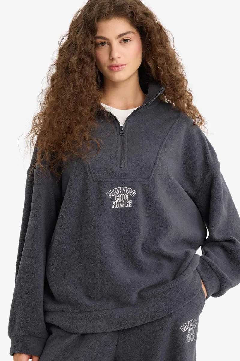 ديفاكتو Oversize Fit Stand Collar Zippered Printed Fleece Sweatshirt