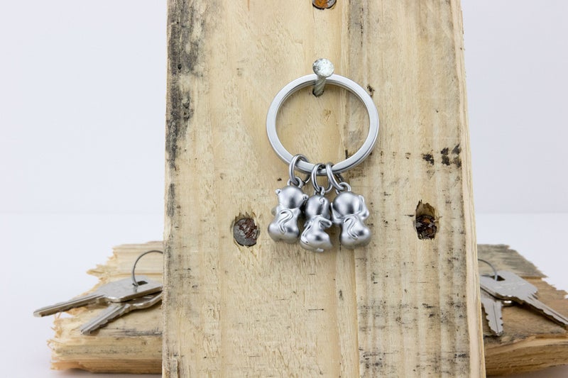 TROIKA THREE MONKEYS – KR17-18/MA – Keyring – emoji monkey – 3 monkeys – See no evil, hear no evil, speak no evil. – keychain, key chain – cast metal– matt – chrome plated – silver – TROIKA-original - Image 4