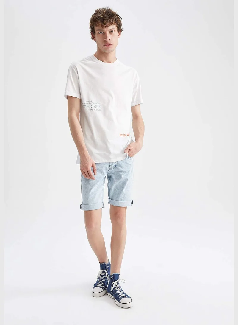 ديفاكتو Regular Fit Short Sleeve Back Tree Print T-Shirt