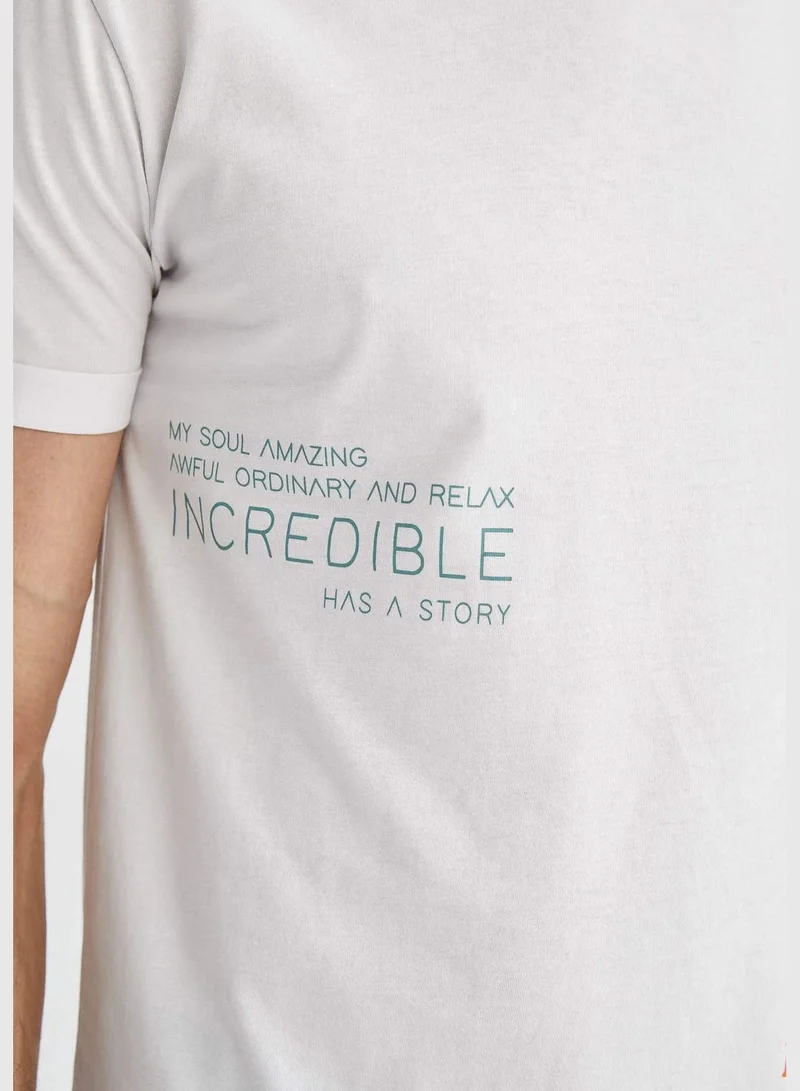 ديفاكتو Regular Fit Short Sleeve Back Tree Print T-Shirt
