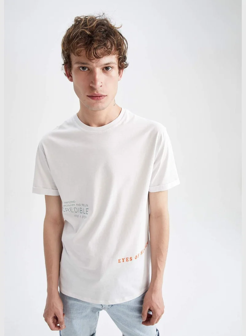 ديفاكتو Regular Fit Short Sleeve Back Tree Print T-Shirt