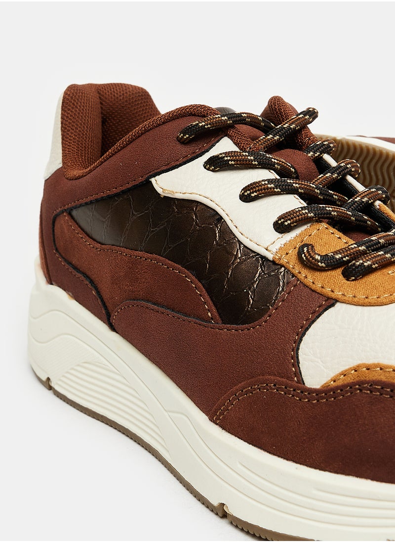 Low Top Sneaker