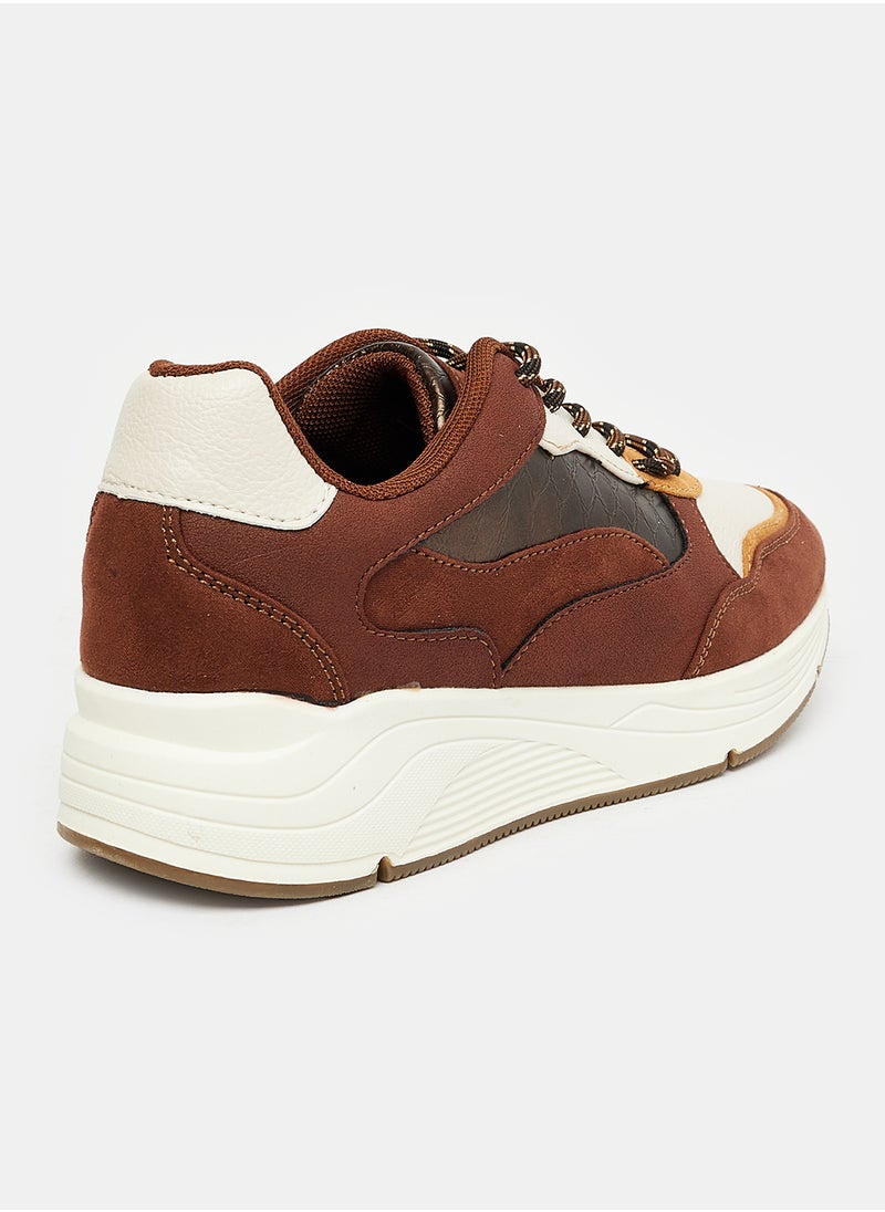 Low Top Sneaker