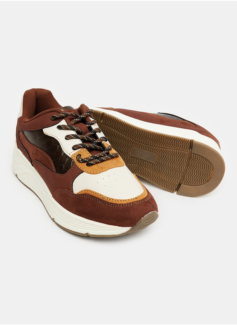 Low Top Sneaker