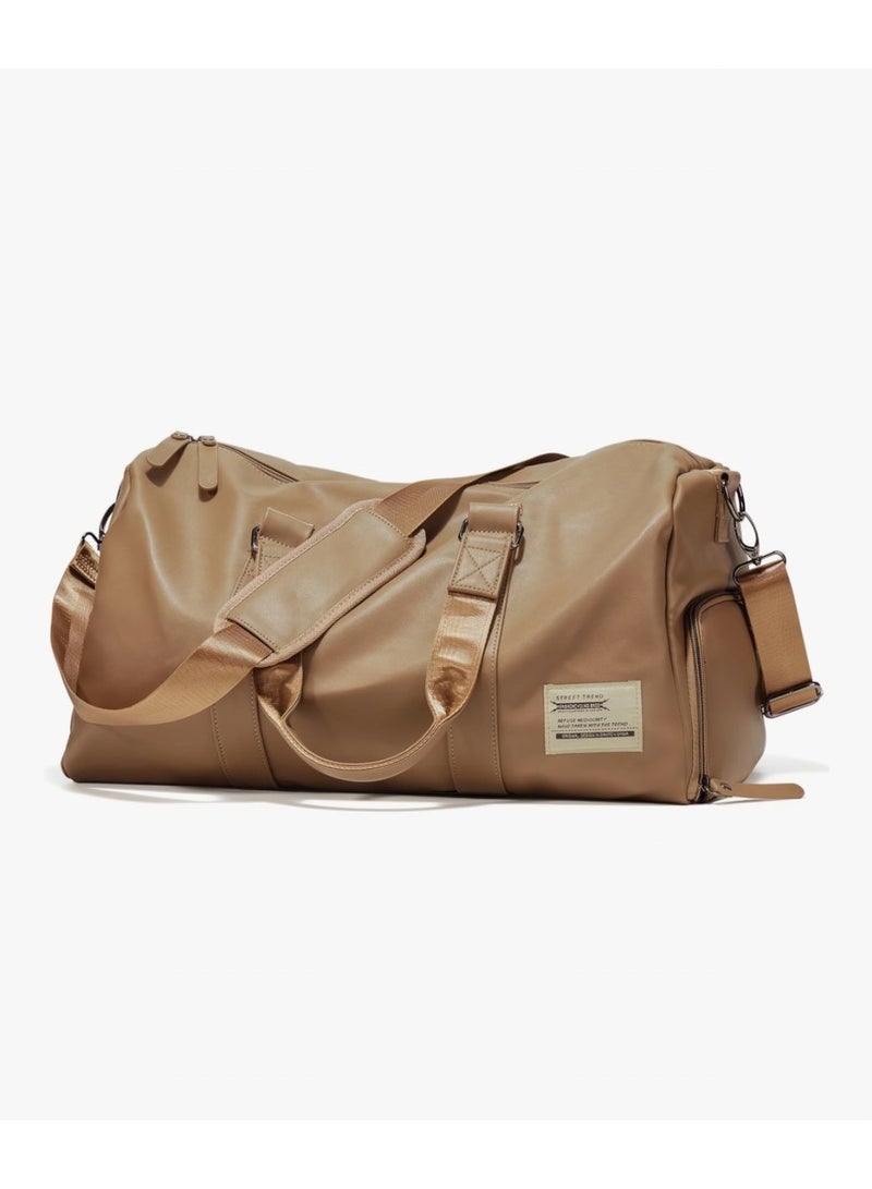 livbote حقيبة سفر جلدية (Duffel)، حقيبة رياضية كبيرة للنادي ولعطلات نهاية الأسبوع مع جيب مخصص للأحذية، حقيبة يد مقاومة للماء للمبيت (Carry-on) ومعتمدة من شركات الطيران، مناسبة للرجال والنساء - لون بني. - Image 1