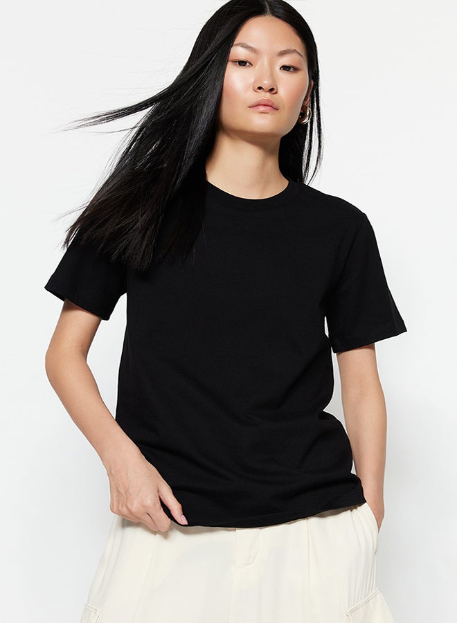 trendyol Black 100% Cotton Premium Basic Crew Neck Knitted T-Shirt TWOSS23TS00042 - Image 2