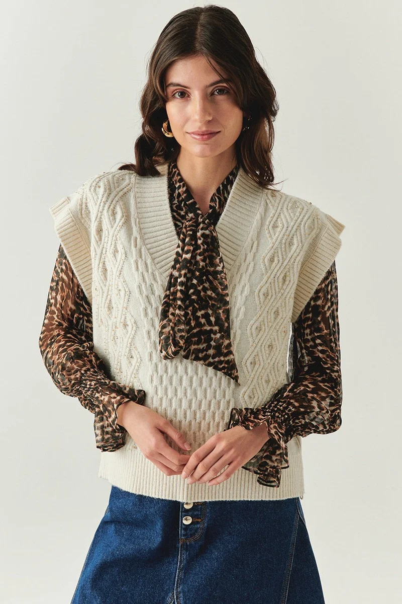 EXQUISE V-Neck Embellished Sleeveless Oversize Knitted Sweater in Ecru