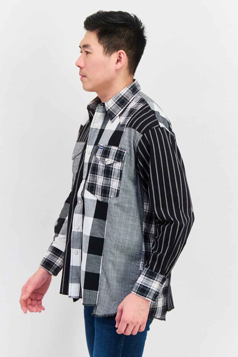 Wrangler Men Regular Fit Allover Print Short Sleeves Casual Shirt, Black - Image 2