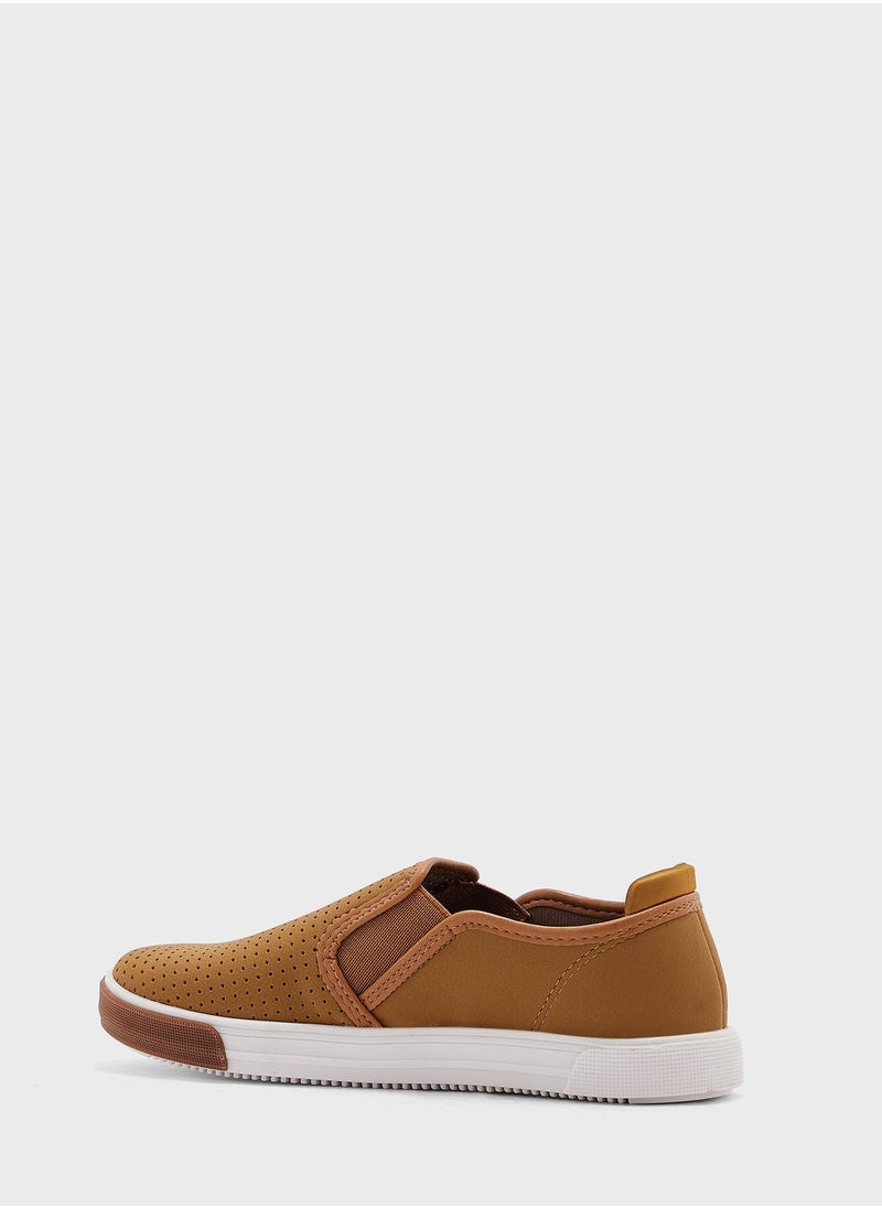 MOLEKINHO - Kids Tiffie Slip On Sneakers - Image 1
