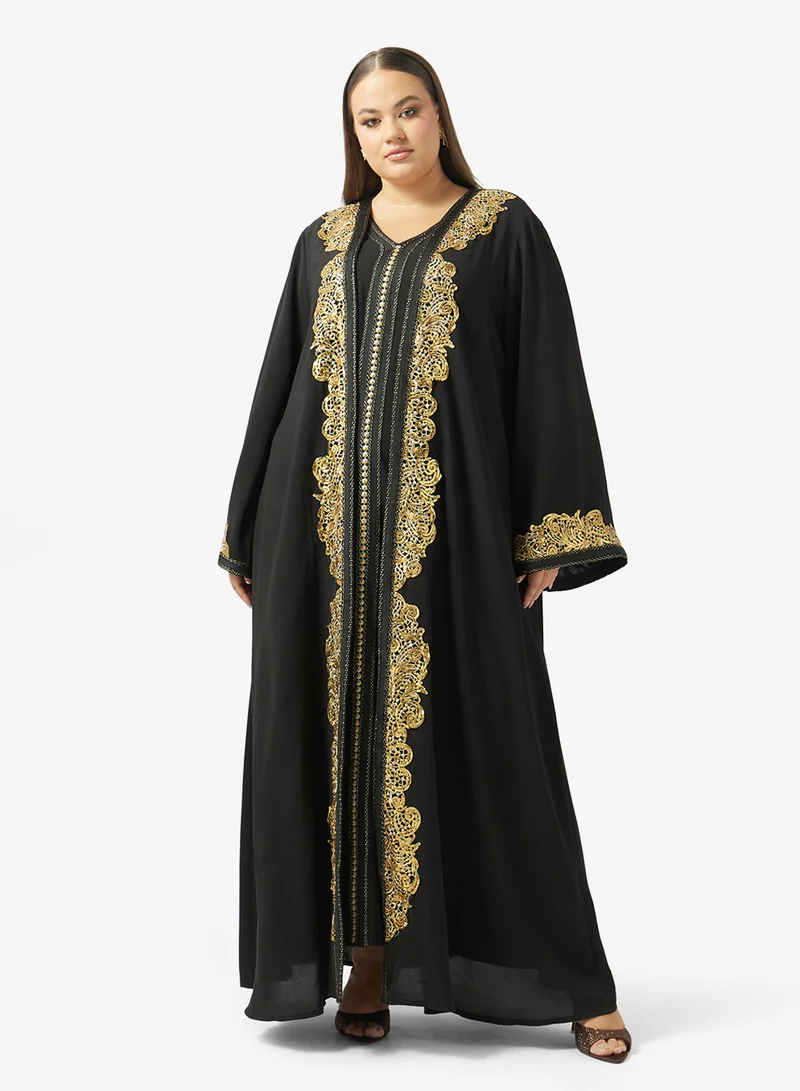 خزانة Plus Size Embroidered Abaya
