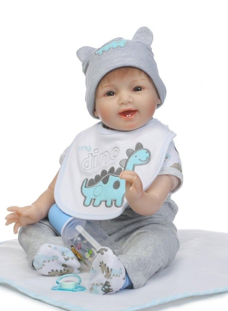 دمية ريبورن للأطفال مع لعبة احتضان محشوة مقاس 22 بوصة قابلة للتحريك على مفاصل الذراعين والساقين 22بوصة - Image 5