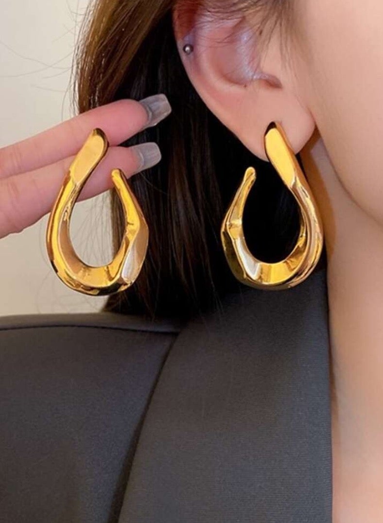 إيكوال حلق اذن نسائي دائري أنيق وعالي الجودة مطلي باللون الذهبي - Image 1