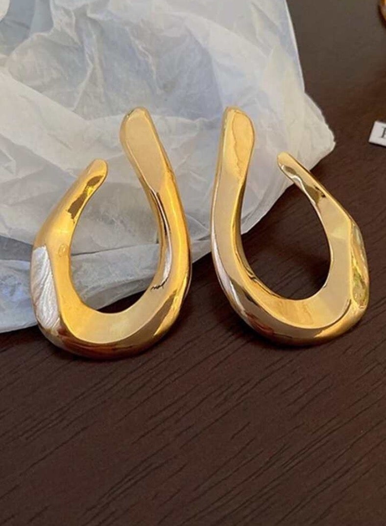 إيكوال حلق اذن نسائي دائري أنيق وعالي الجودة مطلي باللون الذهبي - Image 3