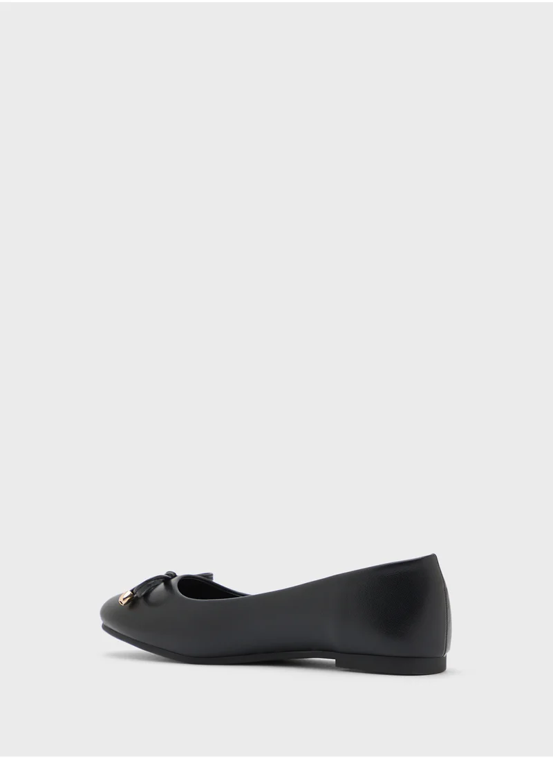 Ginger Classic Round Toe Bow Ballerina