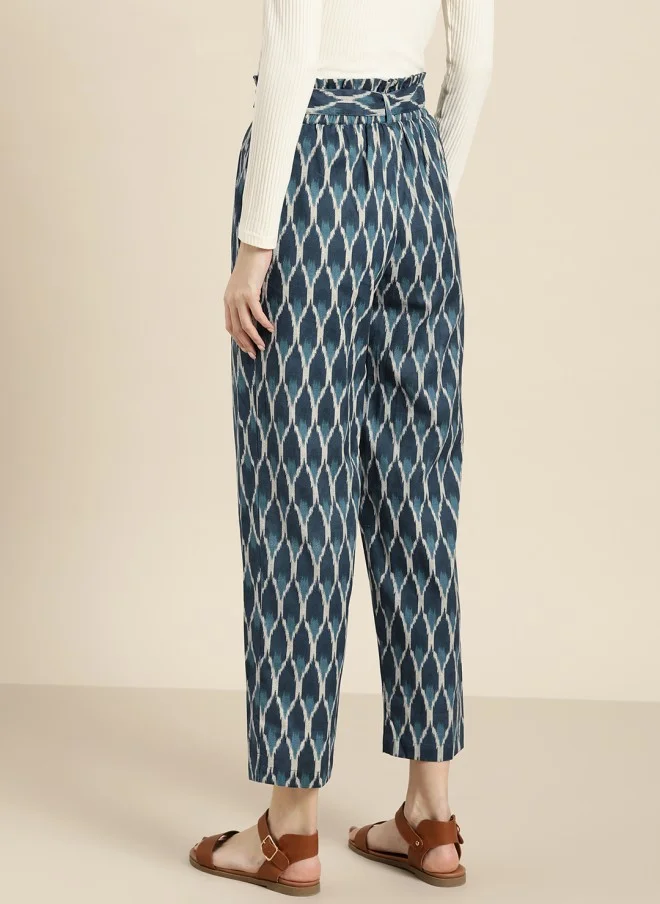 SASSAFRAS Navy Blue & Off-White Ikat Printed Cropped Trousers for Women