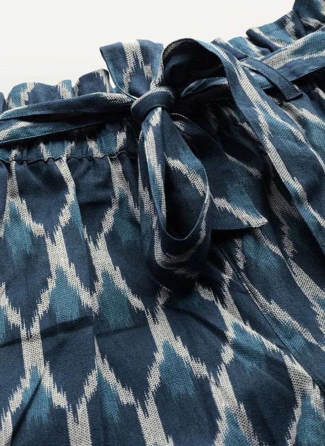 SASSAFRAS Navy Blue & Off-White Ikat Printed Cropped Trousers for Women