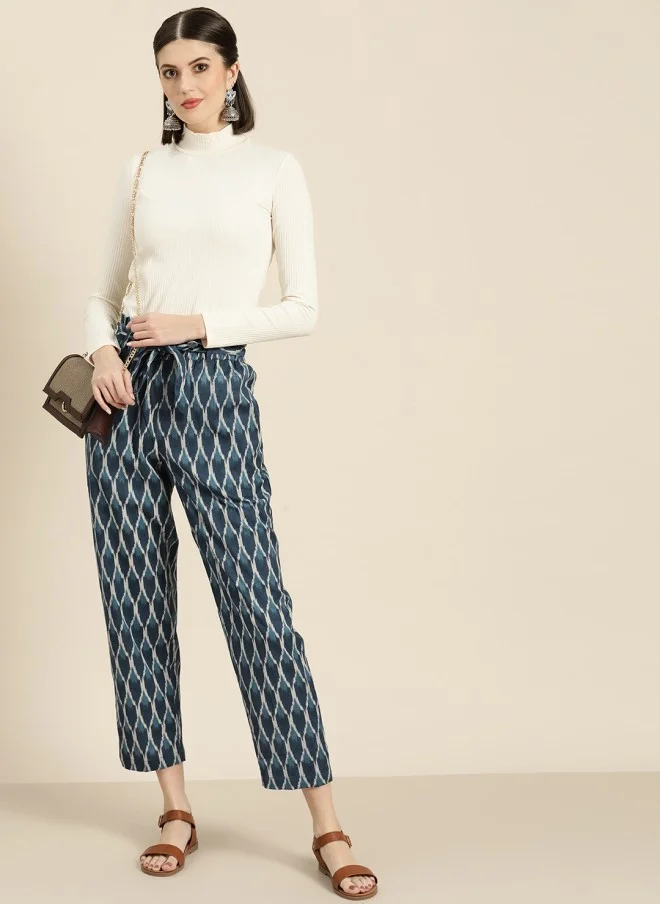 SASSAFRAS Navy Blue & Off-White Ikat Printed Cropped Trousers for Women