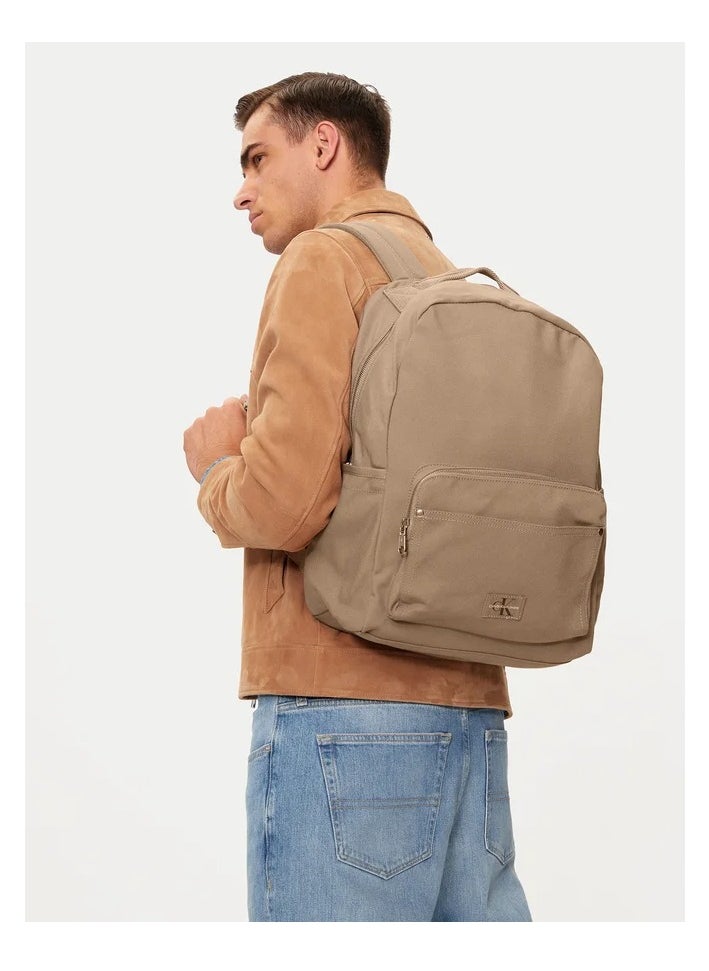 CALVIN KLEIN Calvin Klein Men's Sport Essential Center Zip Campus Backpack Color Savanah  - Image 2