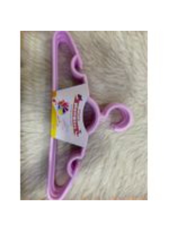 a set of 6 lightweight children's clothes hangers. Standard and durable. - Image 2