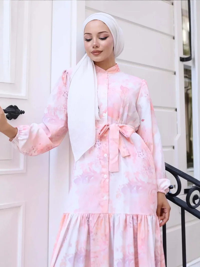 بيغ دارت فستان ماكسي بياقة مستديرة بأزرار ورباط خصر