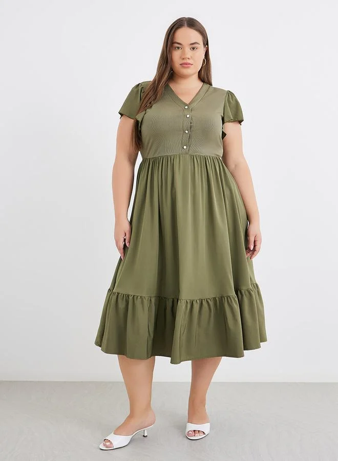 Styli Styli Plus Midi Dress with V Neck and Button Detail