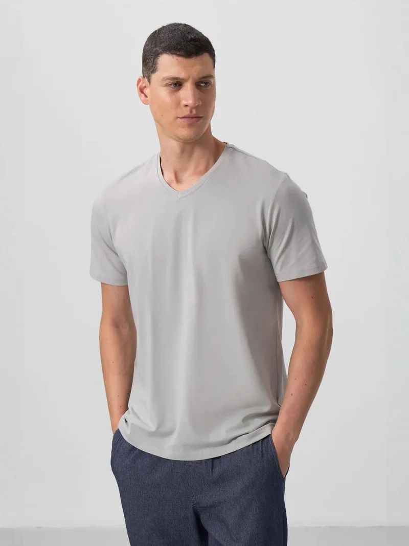 تومي لايف TOMMY Men's V-Neck Short Sleeve T-Shirt
