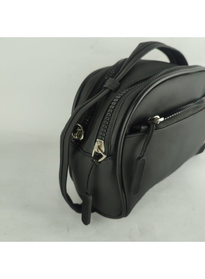 شنطة يد رجالي خامة عالية الجودة بتصميم عملي تتسع لجميع الأغراض - Image 4