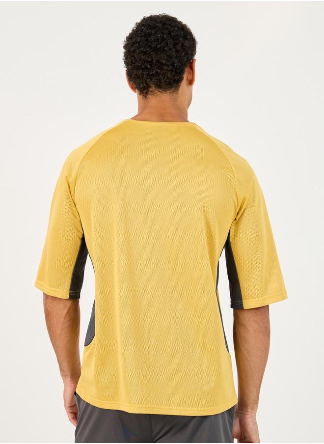 Styli - Contrast Panel Ultra Lightweight Mesh Oversized Training T-Shirt - Image 1