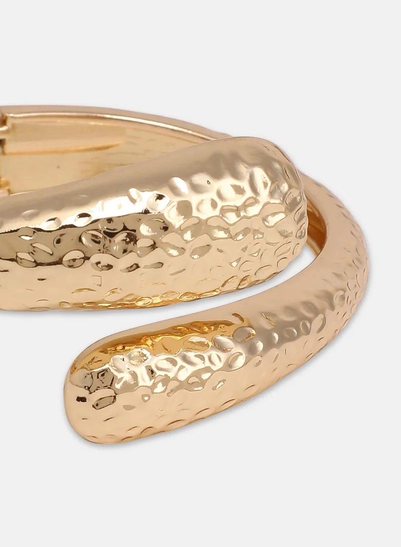 SOHI Dented-Embrasse Cuff Artificial Bracelet Jewellery