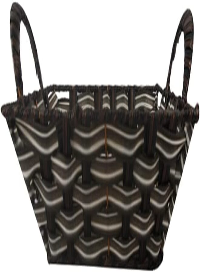 The round basket tray is good for displaying and serving loaves of bread, candy and other pastries,