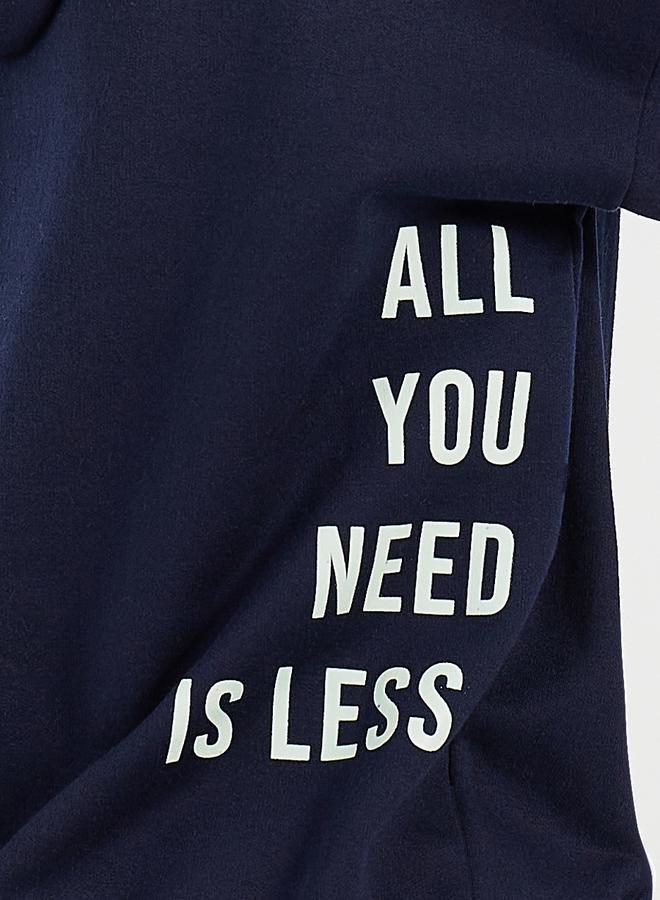 ستايلي هودي بقصة فضفاضة وطبعة كتابة - Image 4