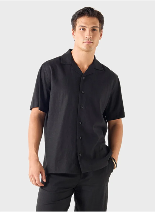 ايكونيك Solid Relaxed Fit Linen Blend Shirt With Camp Collar