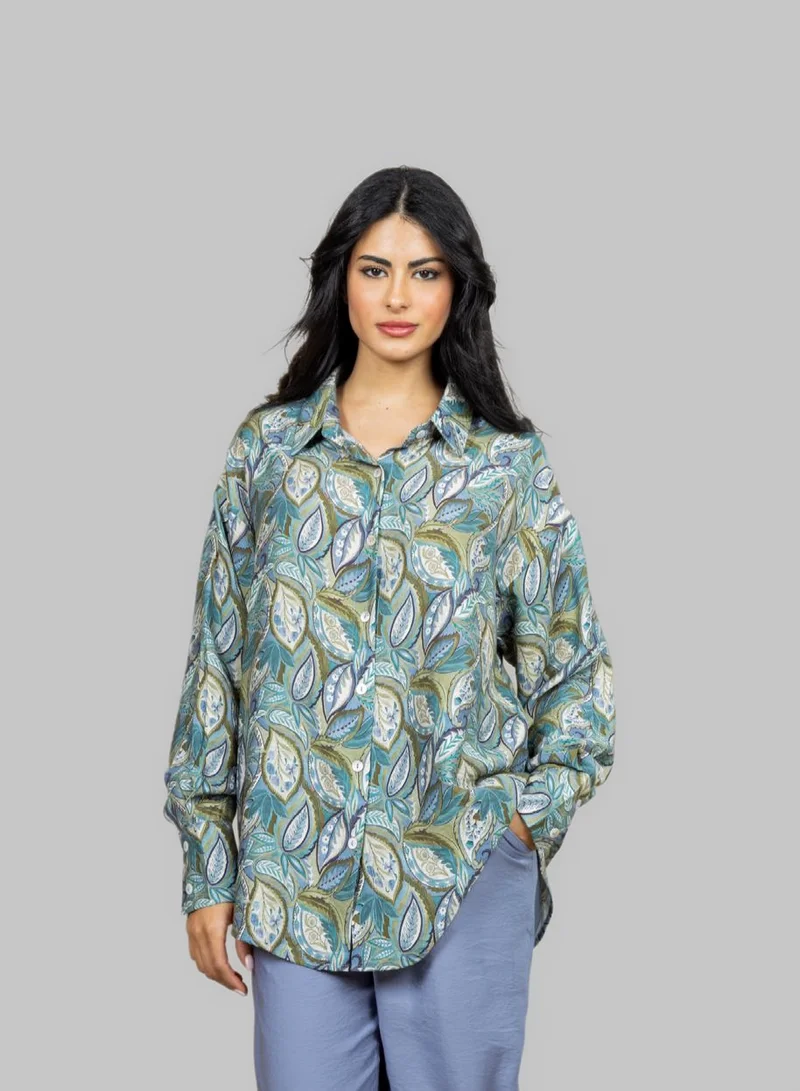 بوند طقم إيرثلاين أزرق سماوي بقميص مطبوع بنقشة أوراق نباتية وبنطال