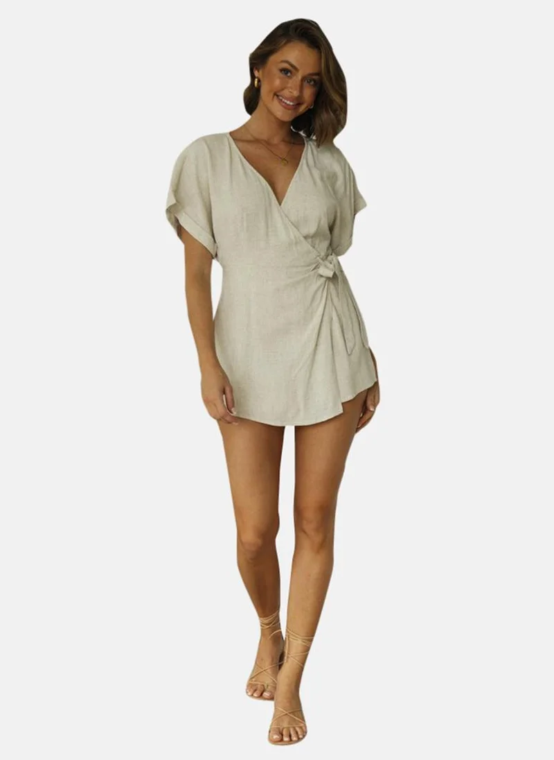 يونيكي Off White V-Neck Waist Tie-Ups Playsuit